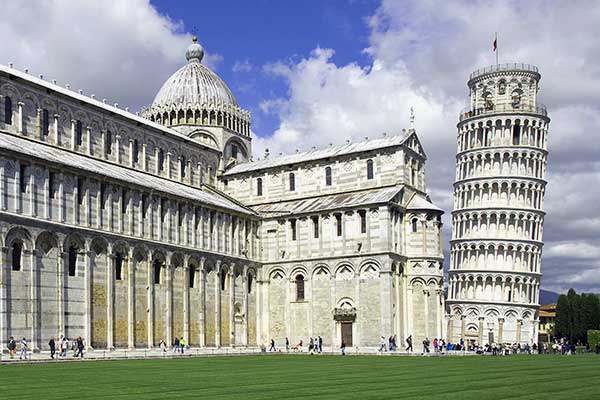 La Torre de Pisa y su bella catedral